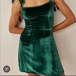 Reformation Minna Emerald Velvet Dress sz 0 holiday New Year’s Eve